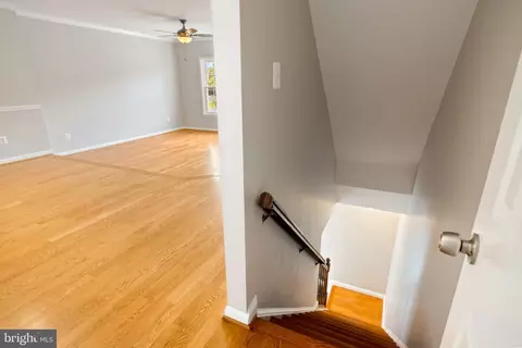 Entry Way - 21076 Gladstone Dr, Sterling, VA 20164 photo 10 of 15