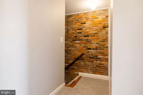 Entry Way - 21076 Gladstone Dr, Sterling, VA 20164 photo 5 of 15