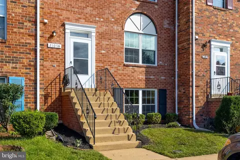 Exterior - 21076 Gladstone Dr, Sterling, VA 20164 photo 2 of 11