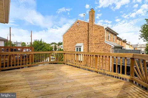 Exterior - 21076 Gladstone Dr, Sterling, VA 20164 photo 4 of 11
