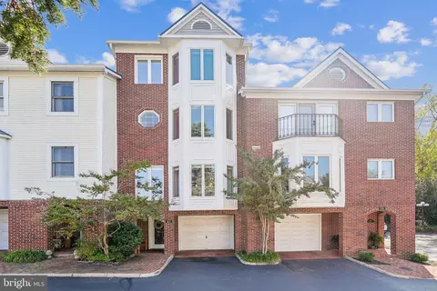 105 Chesterfield Pl SW, Leesburg, VA 20175