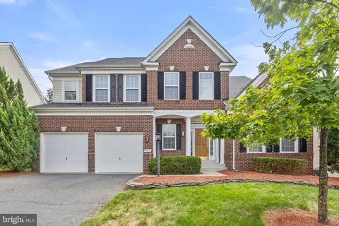 816 Larch Valley Ct NE, Leesburg, VA 20176