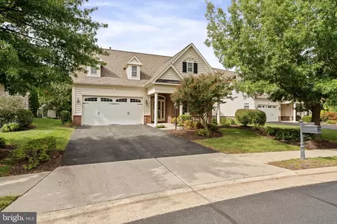 20730 Crescent Pointe Pl, Ashburn, VA 20147