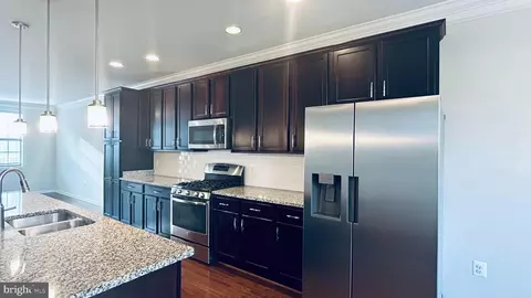 22599 Willington Sq, Ashburn, VA 20148 photo 3