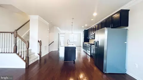 22599 Willington Sq, Ashburn, VA 20148 photo 2