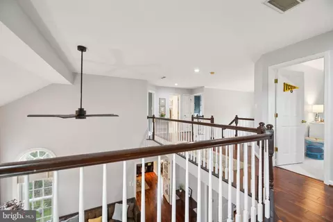 Entry Way - 25808 Flintonbridge Dr, Chantilly, VA 20152 photo 12 of 18