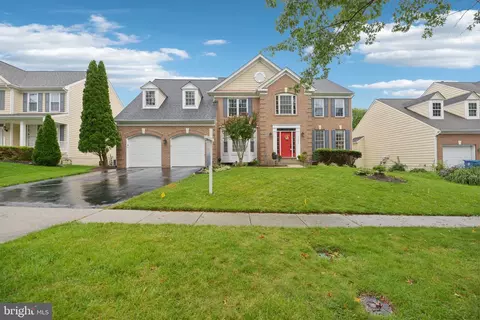25808 Flintonbridge Dr, Chantilly, VA 20152