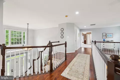 Entry Way - 25808 Flintonbridge Dr, Chantilly, VA 20152 photo 10 of 18