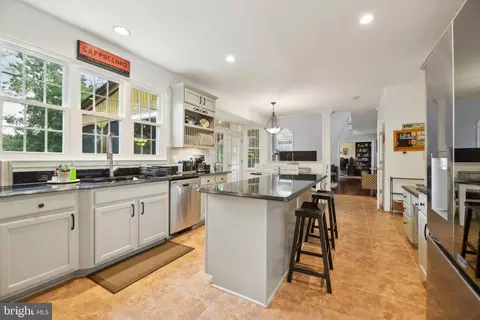 Kitchen - 25808 Flintonbridge Dr, Chantilly, VA 20152 photo 5 of 5