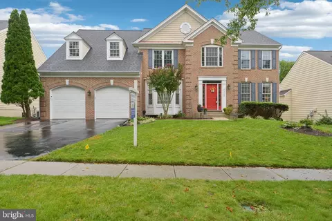 Exterior - 25808 Flintonbridge Dr, Chantilly, VA 20152 photo 2 of 20