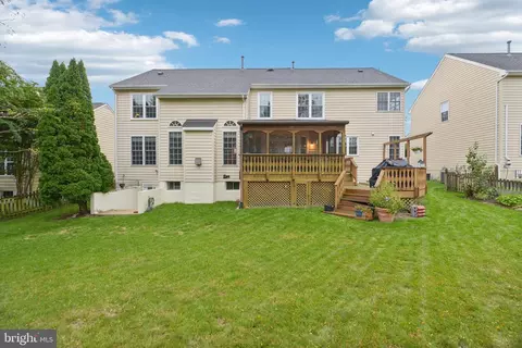 Exterior - 25808 Flintonbridge Dr, Chantilly, VA 20152 photo 15 of 20