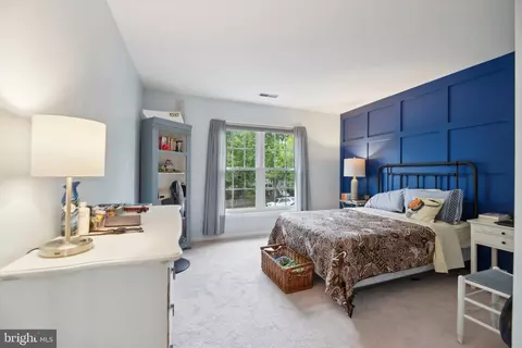 Bedroom - 25808 Flintonbridge Dr, Chantilly, VA 20152 photo 3 of 10
