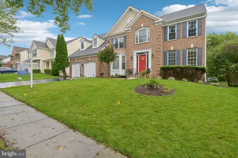 Exterior - 25808 Flintonbridge Dr, Chantilly, VA 20152 photo 8 of 20