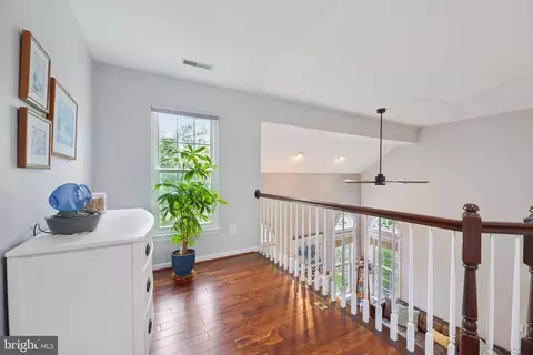 Entry Way - 25808 Flintonbridge Dr, Chantilly, VA 20152 photo 9 of 18