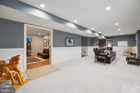 Entry Way - 25808 Flintonbridge Dr, Chantilly, VA 20152 photo 17 of 18