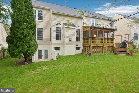 Exterior - 25808 Flintonbridge Dr, Chantilly, VA 20152 photo 18 of 20