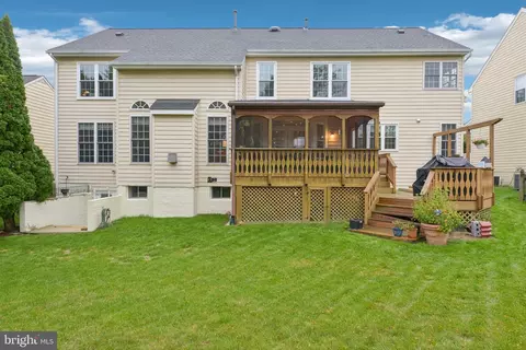 Exterior - 25808 Flintonbridge Dr, Chantilly, VA 20152 photo 16 of 20