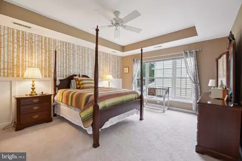 Bedroom - 25808 Flintonbridge Dr, Chantilly, VA 20152 photo 5 of 10