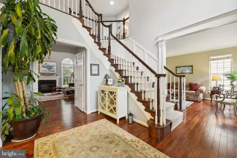 Entry Way - 25808 Flintonbridge Dr, Chantilly, VA 20152 photo 1 of 18