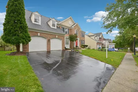 Exterior - 25808 Flintonbridge Dr, Chantilly, VA 20152 photo 5 of 20