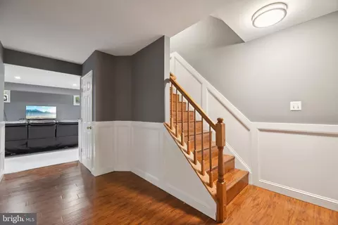 Entry Way - 25808 Flintonbridge Dr, Chantilly, VA 20152 photo 15 of 18