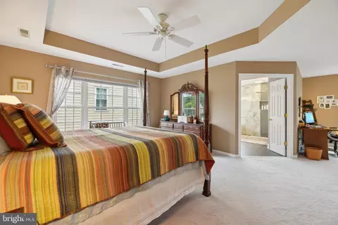 Bedroom - 25808 Flintonbridge Dr, Chantilly, VA 20152 photo 8 of 10