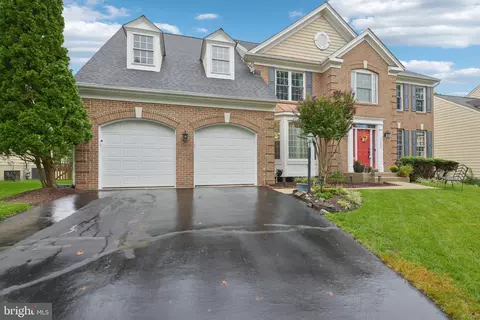 Exterior - 25808 Flintonbridge Dr, Chantilly, VA 20152 photo 3 of 20