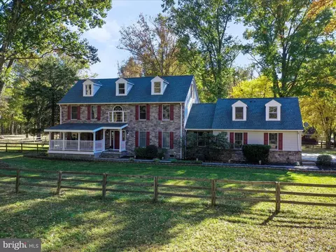 19276 Youngs Cliff Rd, Sterling, VA 20165