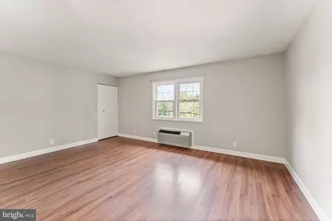 Living - 103 N Emory Dr, Sterling, VA 20164 photo 4 of 5