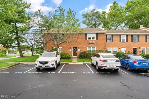 103 N Emory Dr, Sterling, VA 20164