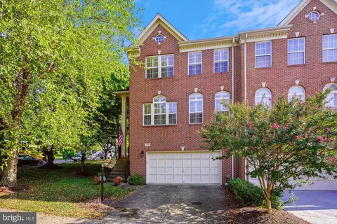 46127 Geneva Ter, Sterling, VA 20165 photo 2