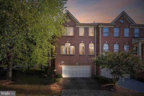 46127 Geneva Ter, Sterling, VA 20165 photo 4