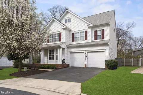 45838 Oak Branch Ln, Sterling, VA 20164