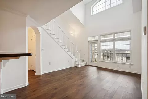 501 Sunset View Ter SE #404, Leesburg, VA 20175