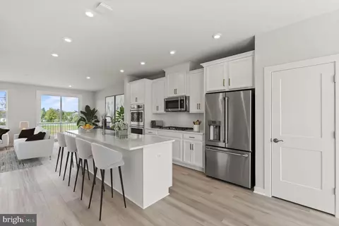 24165 Thurso Sq, Sterling, VA 20166