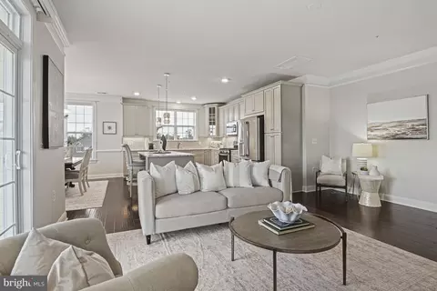 44605 York Crest Ter #306, Ashburn, VA 20147