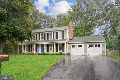 14 Barnswallow Ct, Sterling, VA 20164