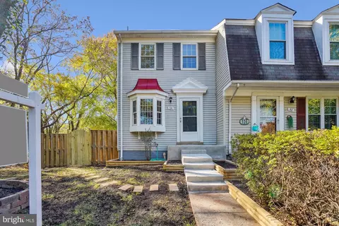 54 Alden Ct, Sterling, VA 20165