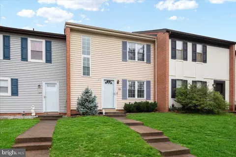 118 Catoctin Cir SW, Leesburg, VA 20175