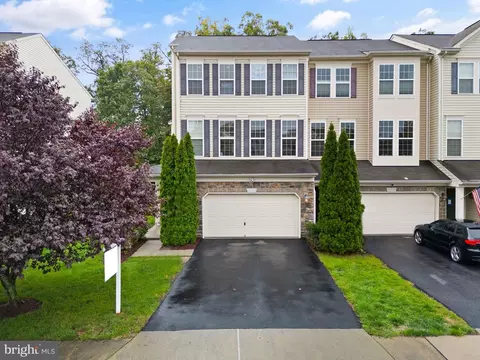 42463 Patrick Wayne Sq, Broadlands, VA 20148