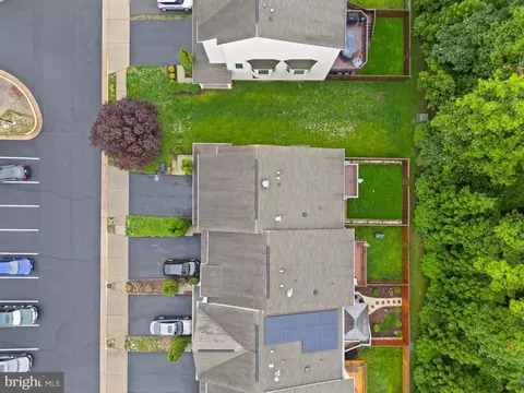 View/Area - 42463 Patrick Wayne Sq, Broadlands, VA 20148 photo 4 of 4