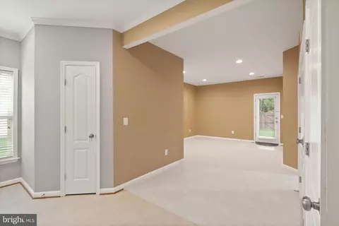 Entry Way - 42463 Patrick Wayne Sq, Broadlands, VA 20148 photo 10 of 10