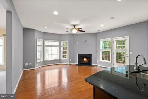 Living - 42463 Patrick Wayne Sq, Broadlands, VA 20148 photo 9 of 9