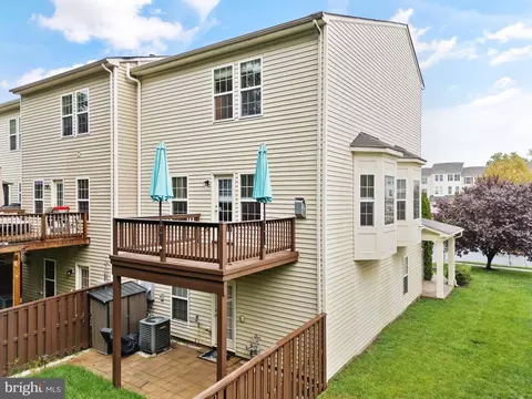Exterior - 42463 Patrick Wayne Sq, Broadlands, VA 20148 photo 9 of 10