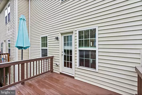 Exterior - 42463 Patrick Wayne Sq, Broadlands, VA 20148 photo 8 of 10