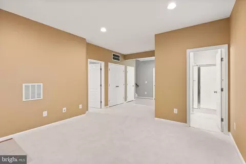 Bedroom - 42463 Patrick Wayne Sq, Broadlands, VA 20148 photo 4 of 4
