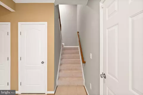 Entry Way - 42463 Patrick Wayne Sq, Broadlands, VA 20148 photo 3 of 10