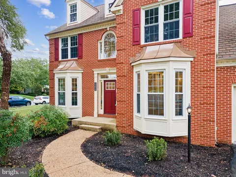 20820 Grainery Ct, Ashburn, VA 20147 photo 3