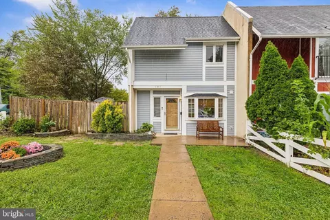 101 Meadows Ln NE, Leesburg, VA 20176