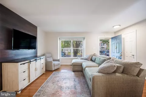 43245 Clearnight Ter, Ashburn, VA 20147 photo 4